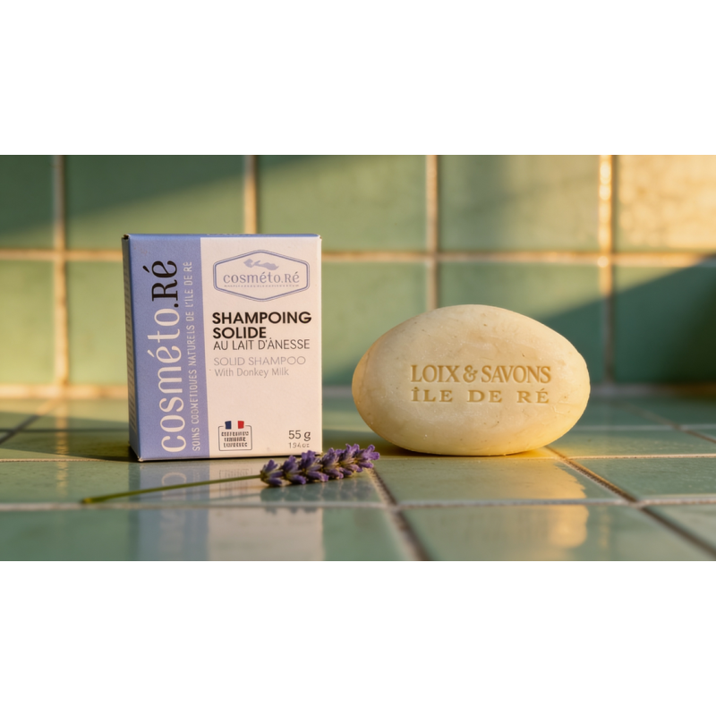 galet de shampoing solide au lait d anesse 55g et sa boite cosmeto re sur bois flotte