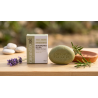 shampoing solide cheveux normaux galet vert et boite sur bois ile de re