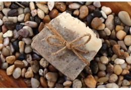 Pourquoi le savon au lait de chèvre est-il idéal pour les peaux sensibles?